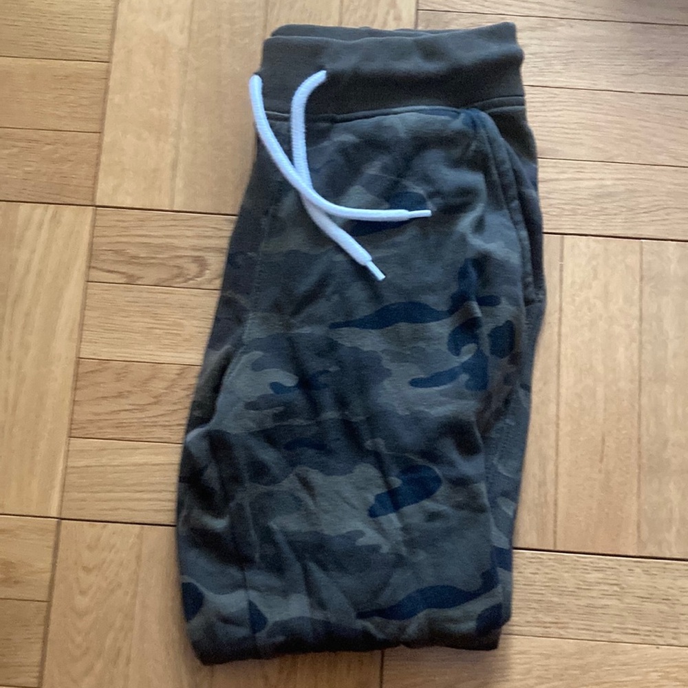 green camouflage sweatpants